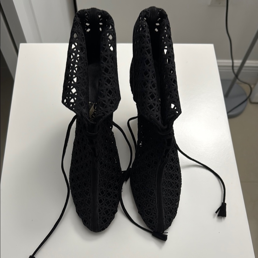 New Authentic Ferragamo Black Lace-Up Heels